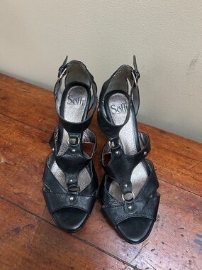 Sofft Black Leather Ring-Accent Strappy Heels